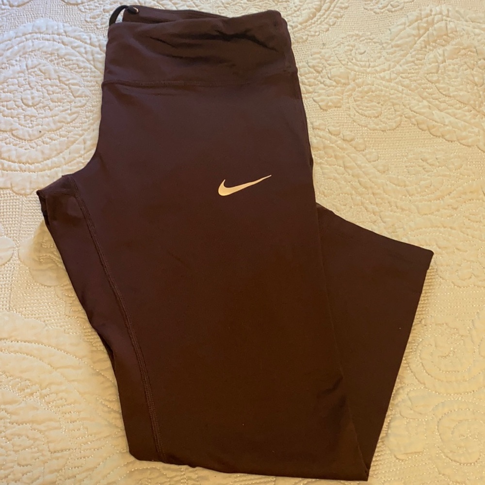 Women’s Plum Cropped Nike DriFit Leggings